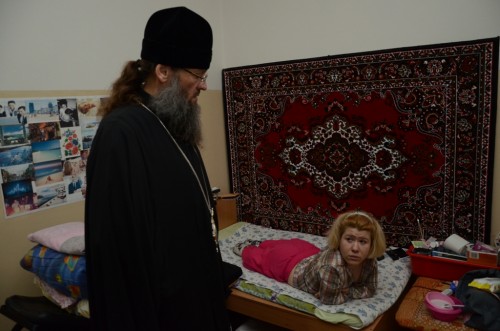 Архиепископ Лука навестил Птицу без крыльев 