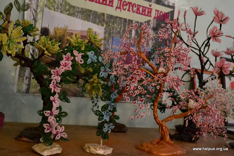 Хелпус - поделки из бисера изготовленные в психоневрологических интернатах